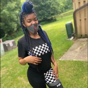Meet your Posher, Niah